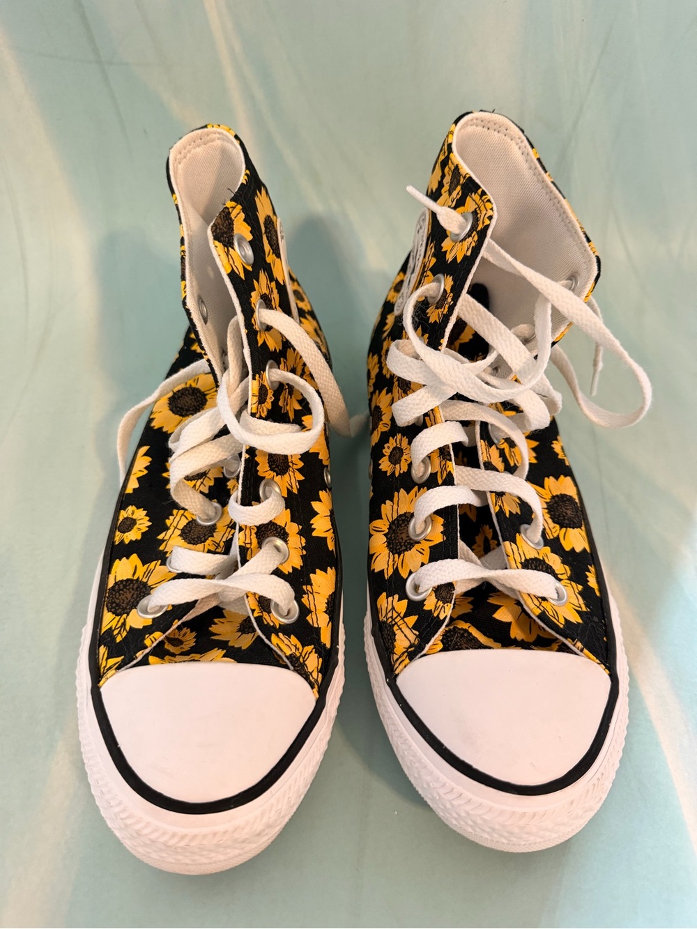 Converse 🌻 Size 8 😎 PERFECT! - Picture 2 of 4